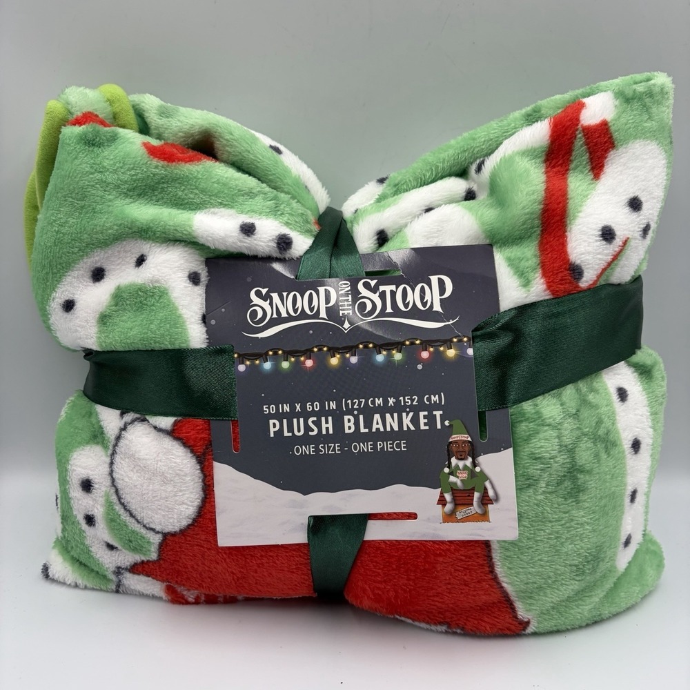NEW Snoop ON THE STOOP PLUSH Blanket 50" x 60" CHRISTMAS THEME SANTA